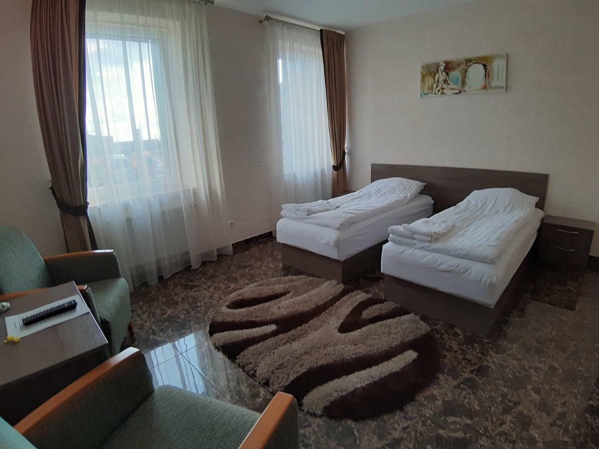 Hôtel Arka à Mažeikiai Extérieur photo